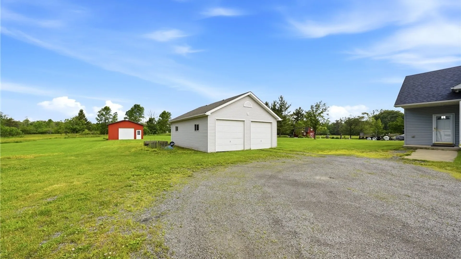 Property at 517 Lake Avenue, Lancaster, NY 14086 5