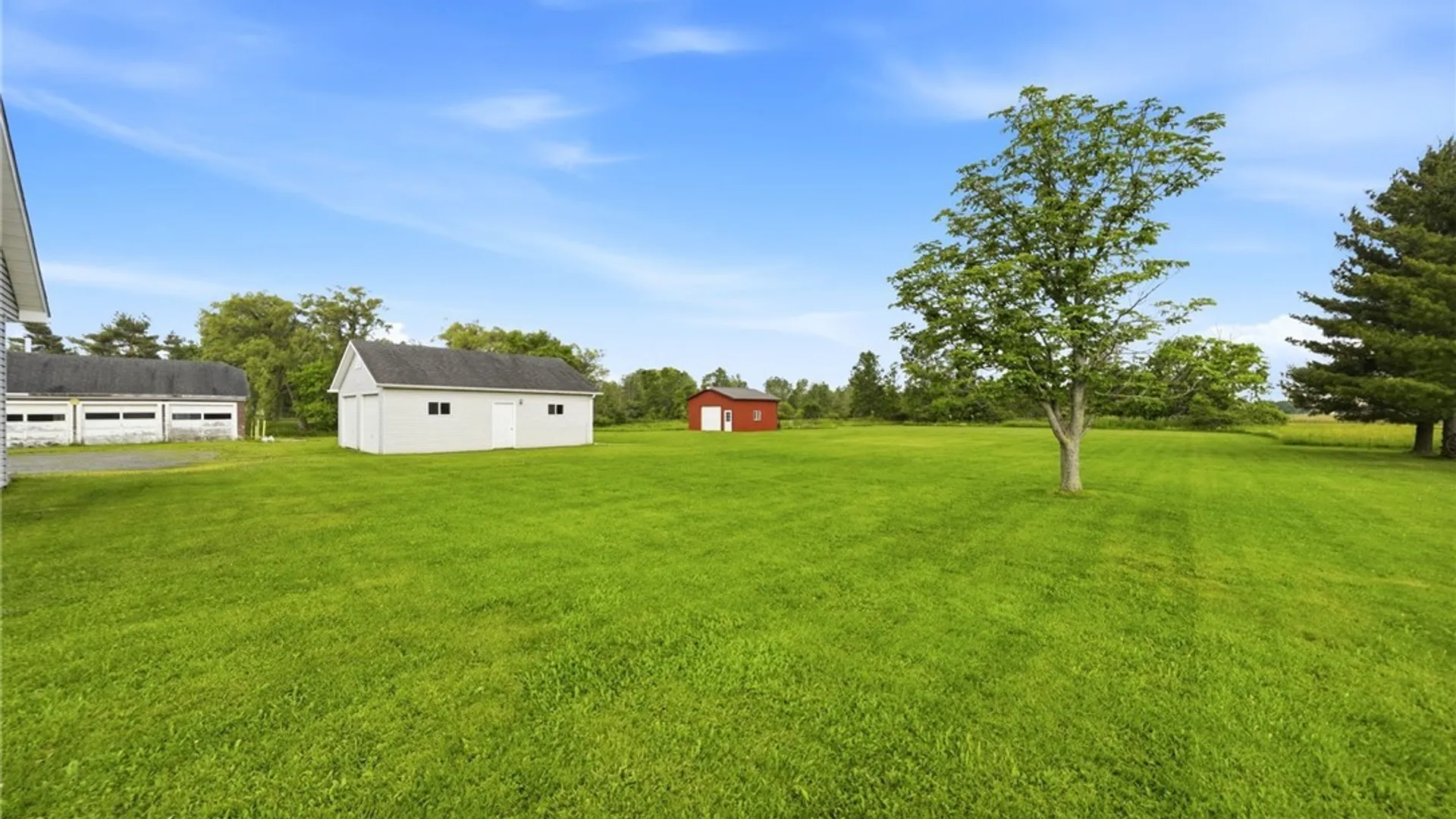 Property at 517 Lake Avenue, Lancaster, NY 14086 6