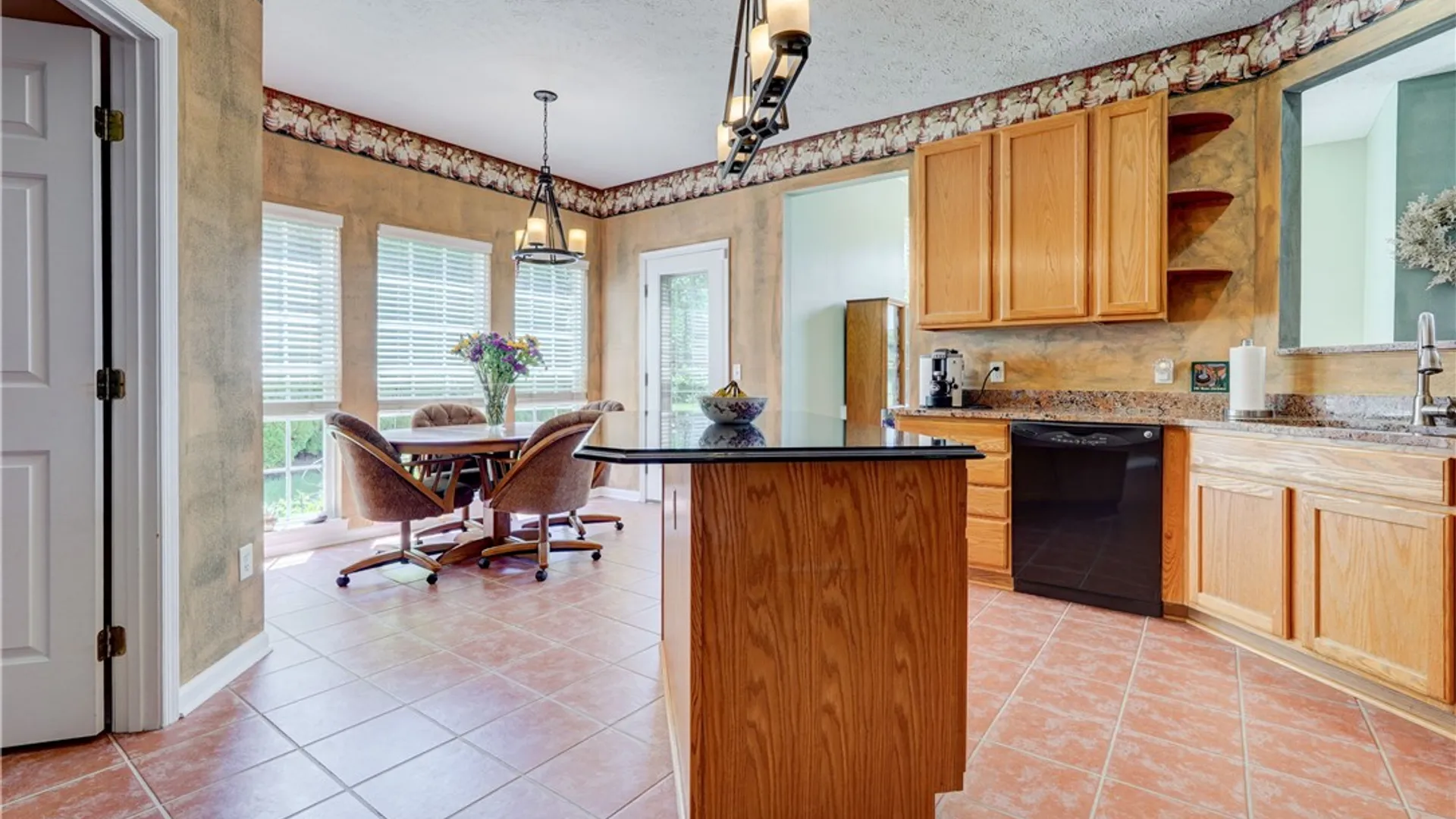 Property at 653 Yardley Court, Webster, NY 14580 15