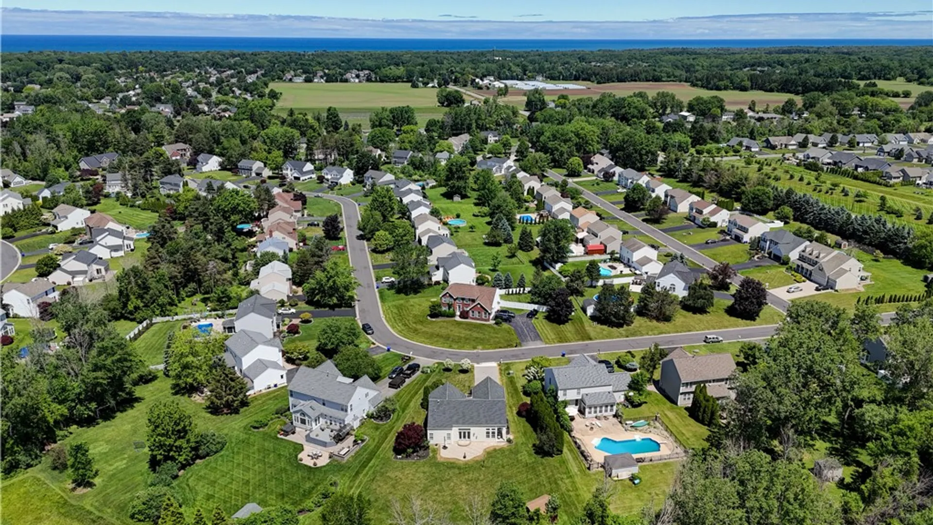 Property at 653 Yardley Court, Webster, NY 14580 48