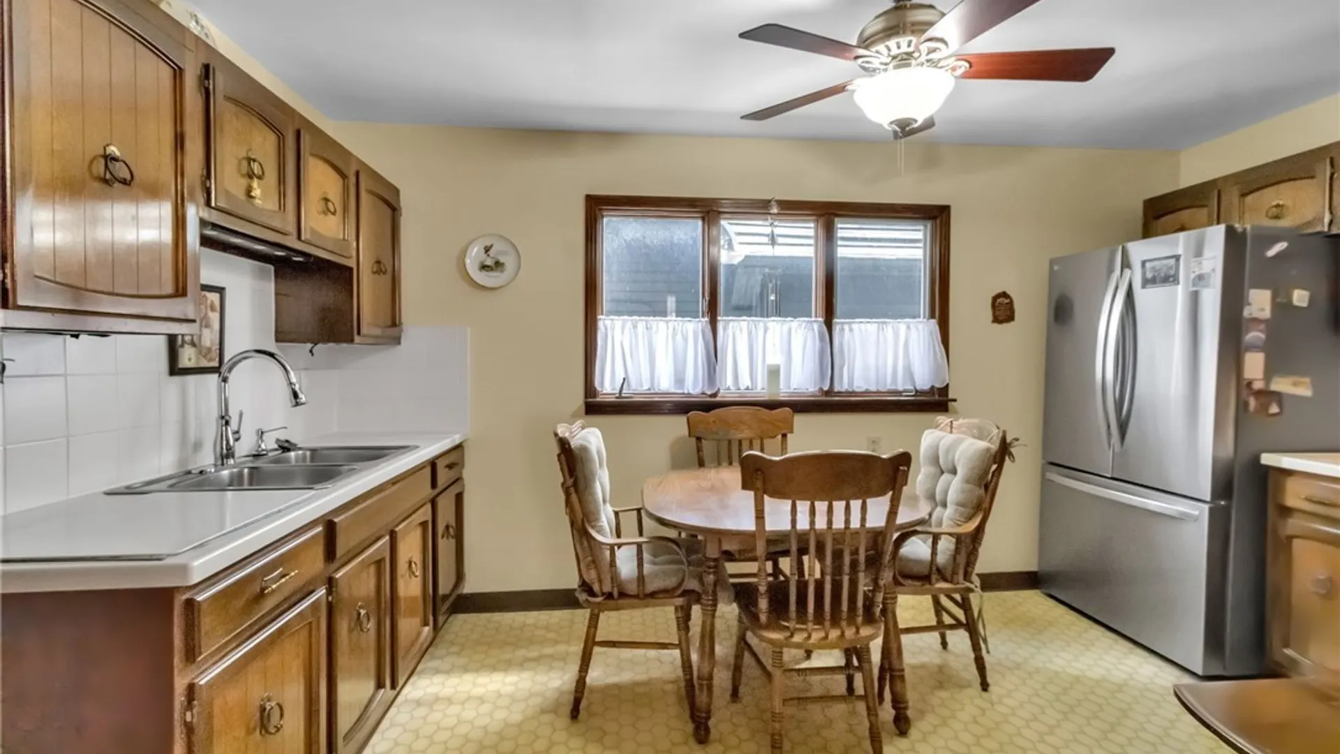 Property at 1046 Elmwood Avenue, Buffalo, NY 14222 18