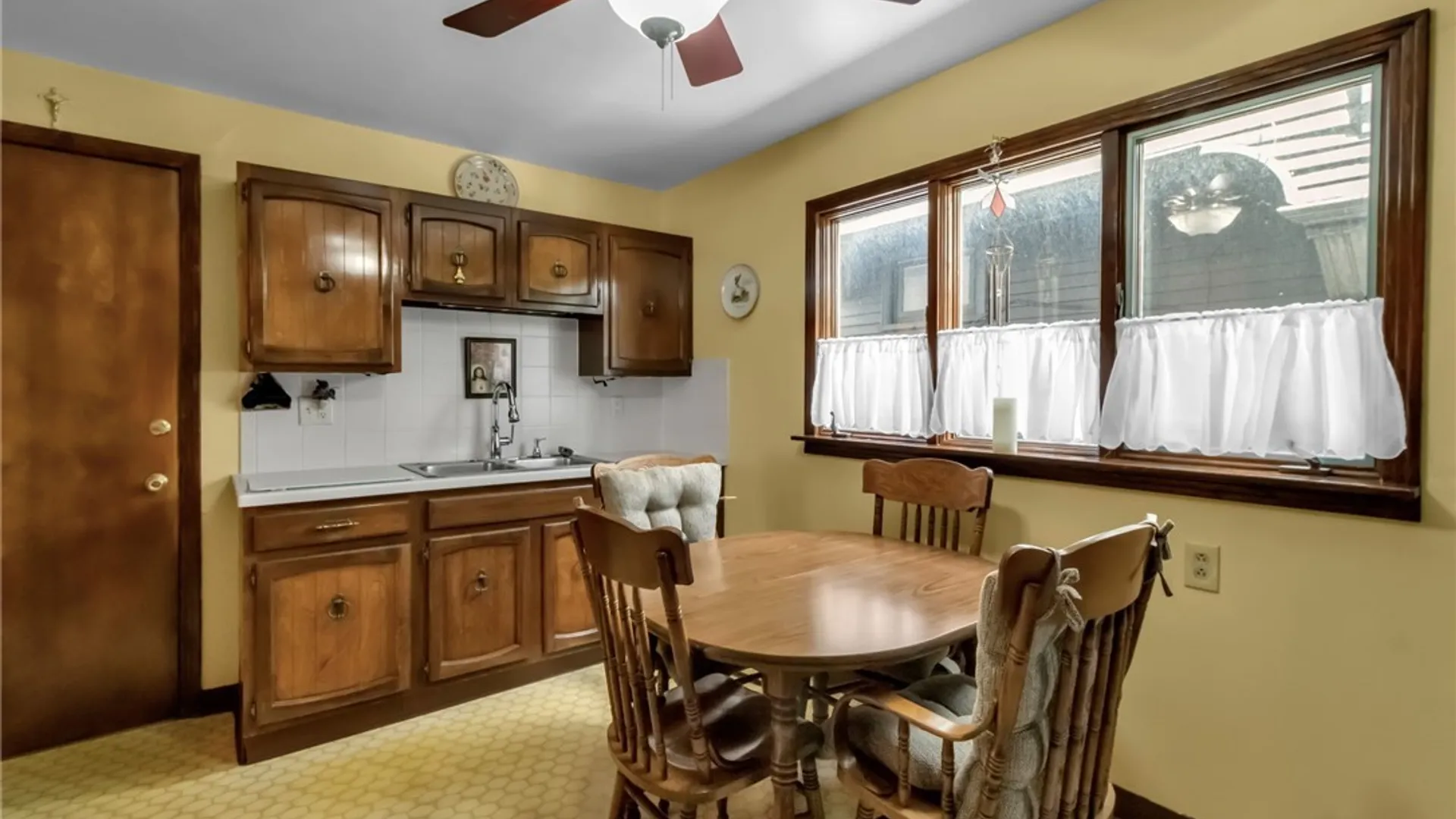 Property at 1046 Elmwood Avenue, Buffalo, NY 14222 19