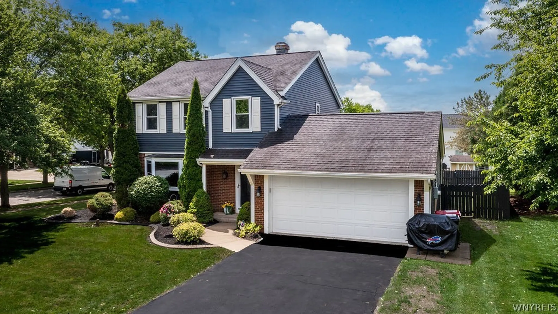 Property at 2 Birchwood Cmn., Lancaster, NY 14086 2