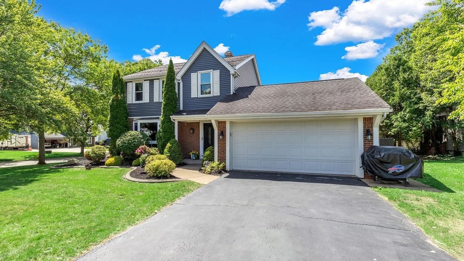 Property at 2 Birchwood Cmn., Lancaster, NY 14086 3