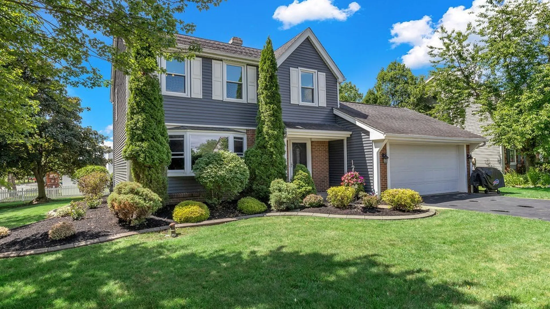 Property at 2 Birchwood Cmn., Lancaster, NY 14086 4