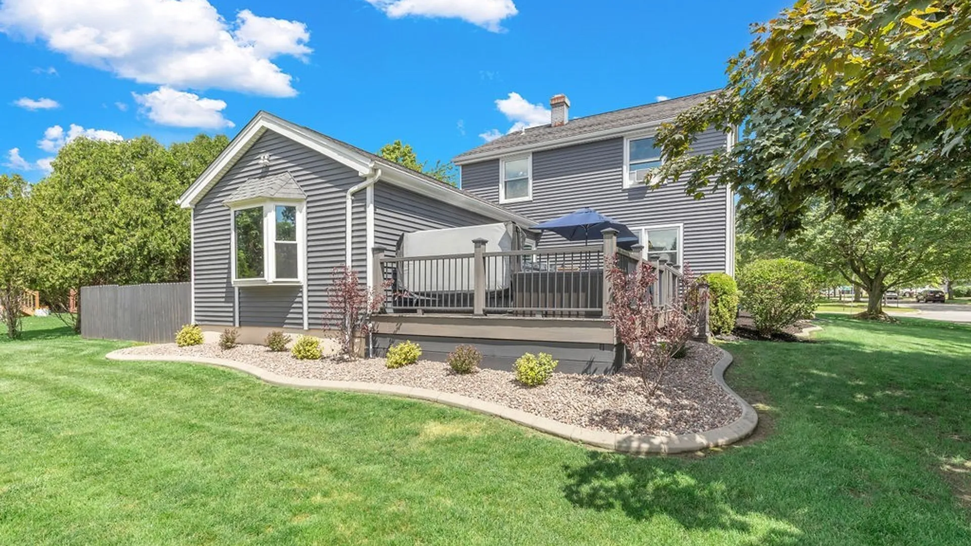 Property at 2 Birchwood Cmn., Lancaster, NY 14086 5