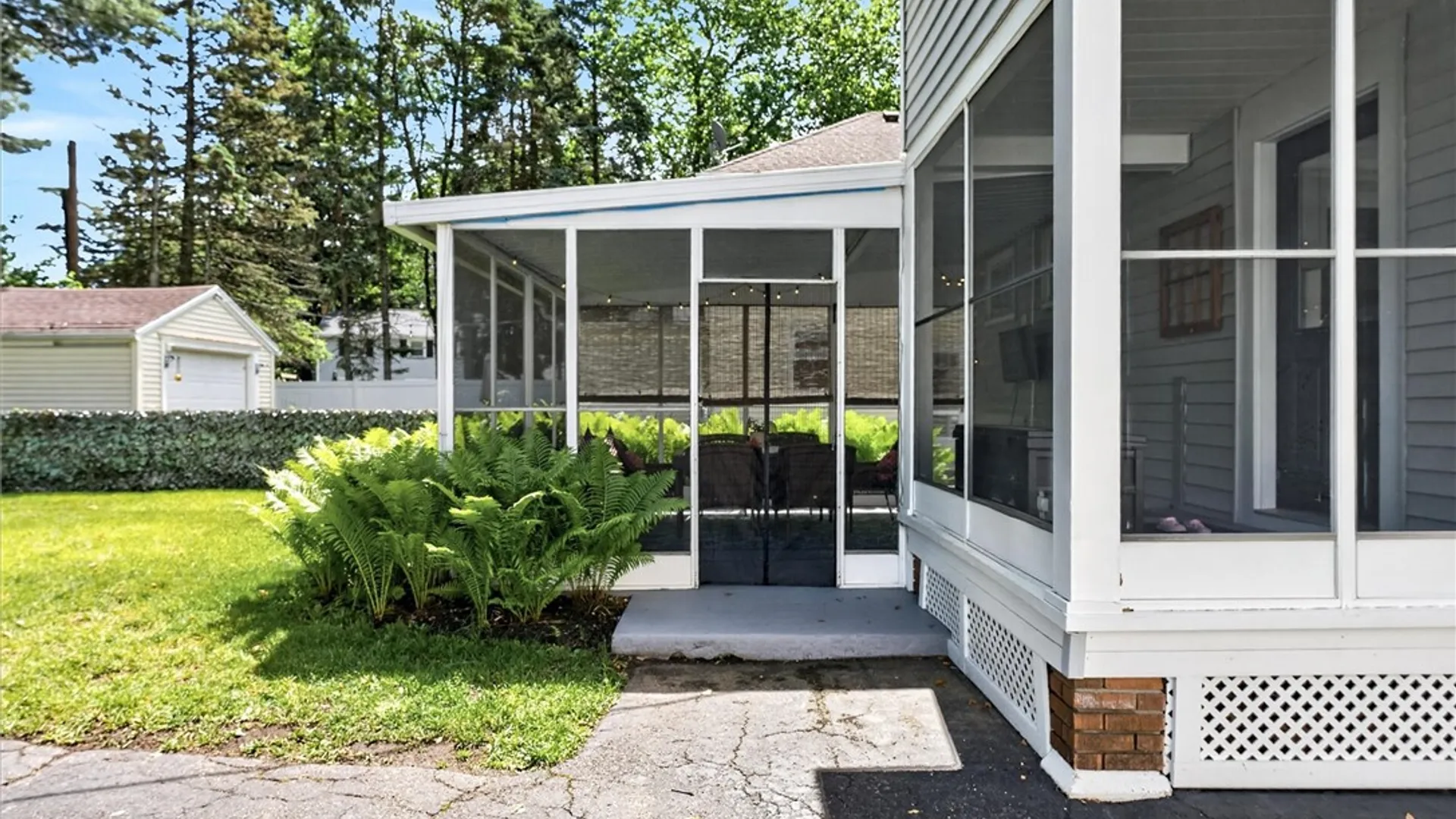 Property at 68 Chelsea Road, Irondequoit, NY 14617 40