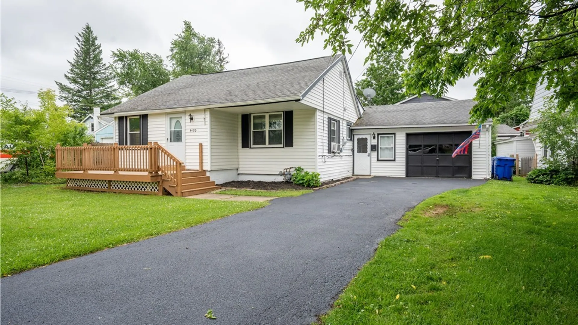 Property at 4470 Stratford, Hamburg, NY 14075 2