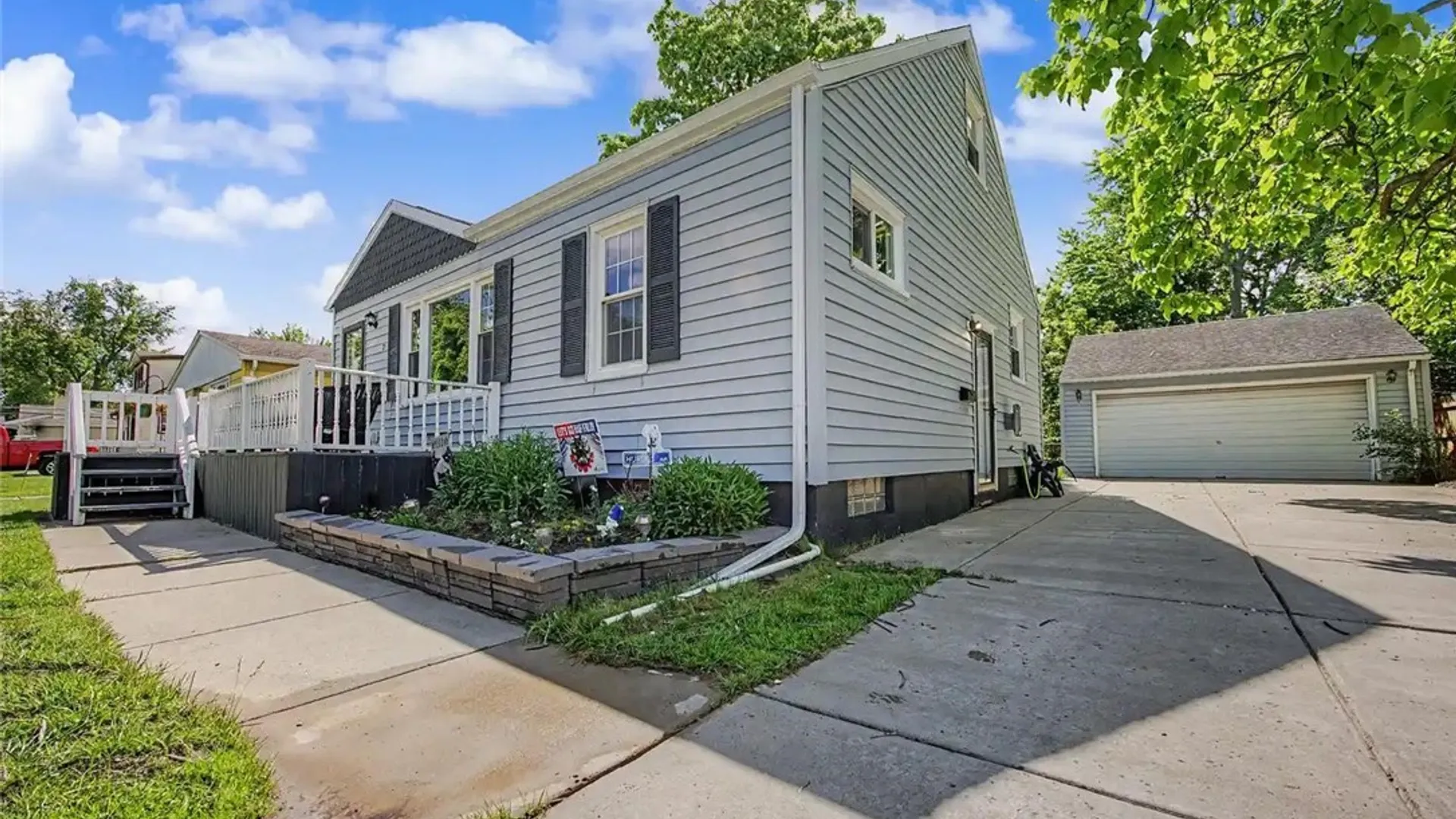 Property at 21 Alliger Drive, Tonawanda, NY 14150 3