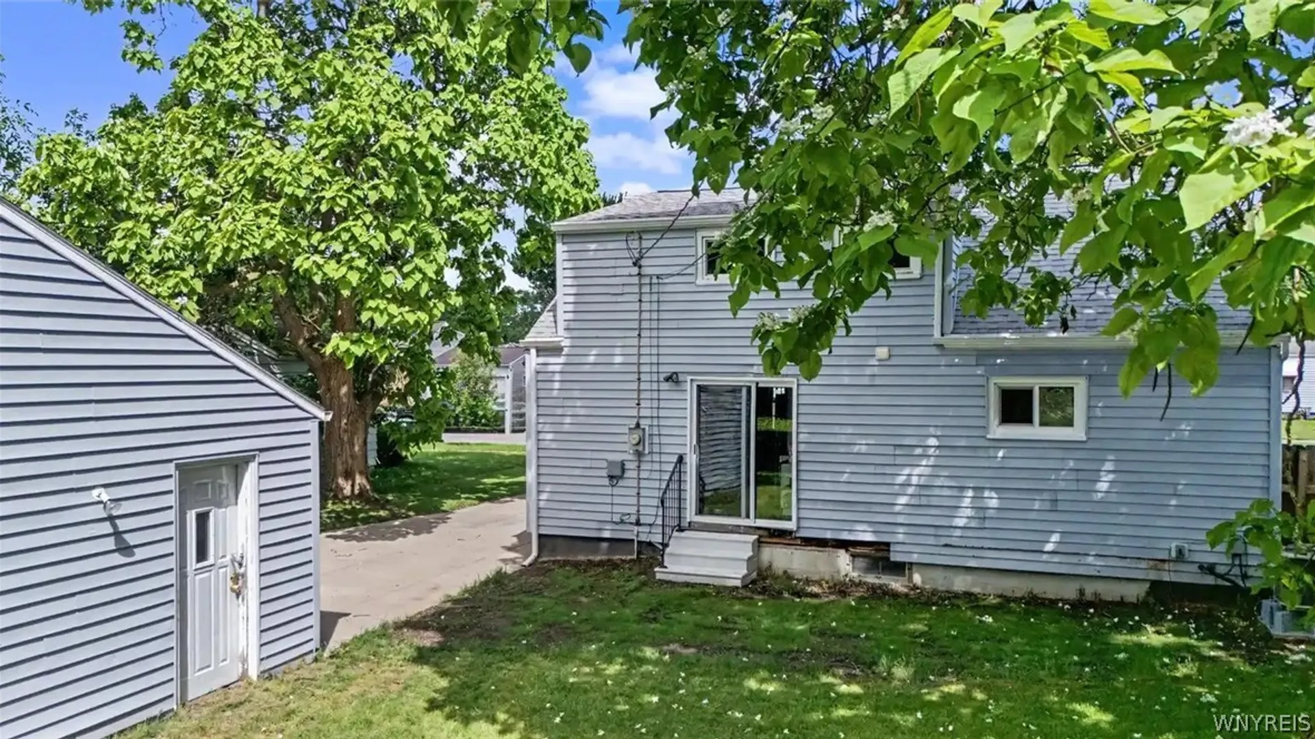 Property at 21 Alliger Drive, Tonawanda, NY 14150 32