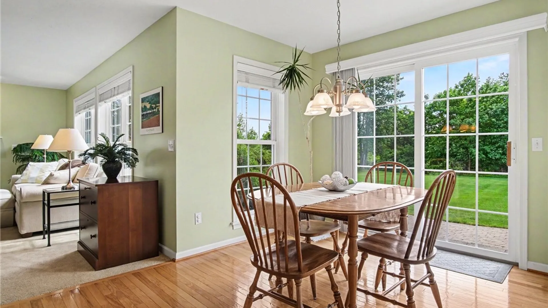 Property at 1032 Castle Bridge Xing, Webster, NY 14580 10