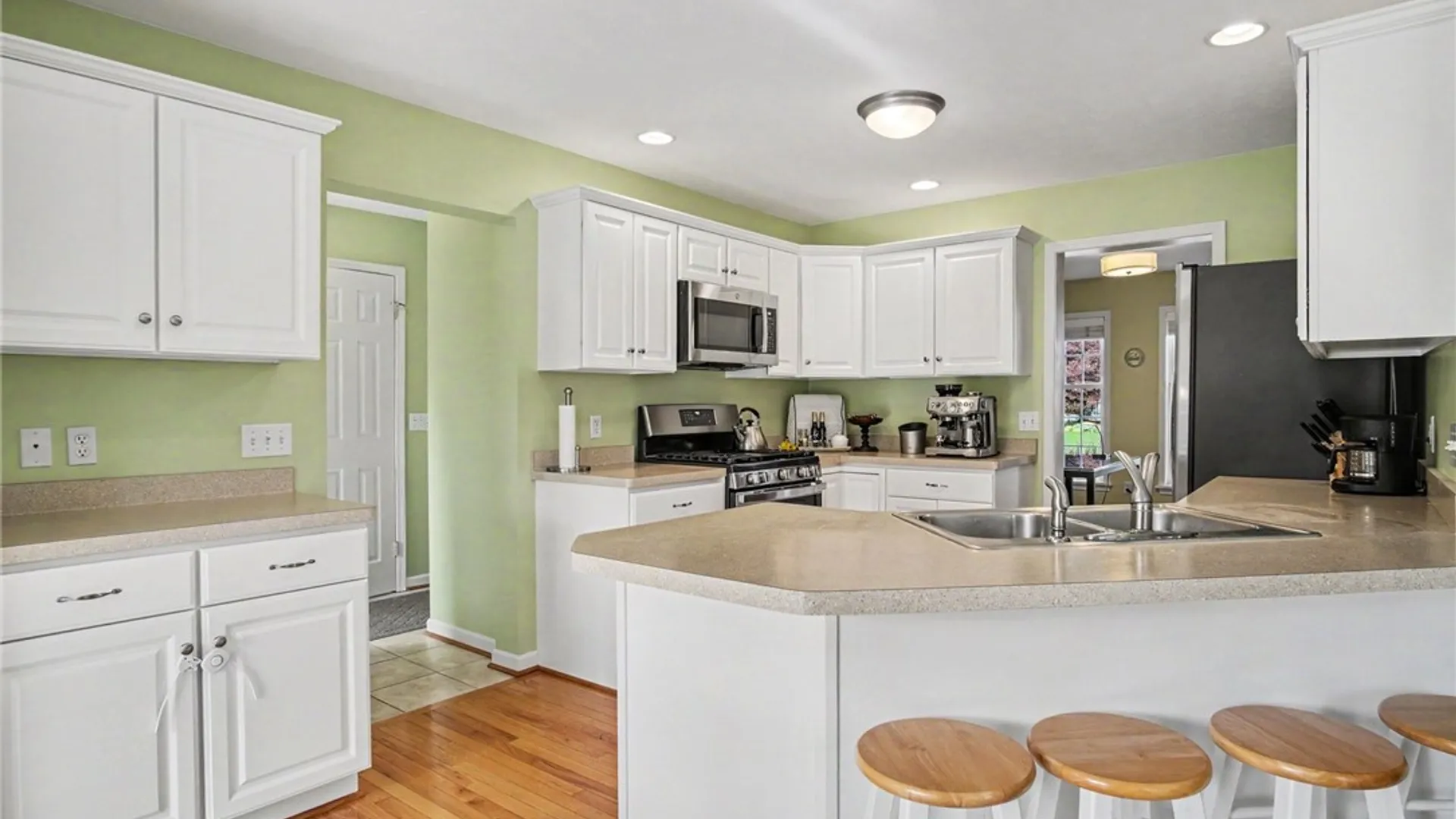 Property at 1032 Castle Bridge Xing, Webster, NY 14580 13