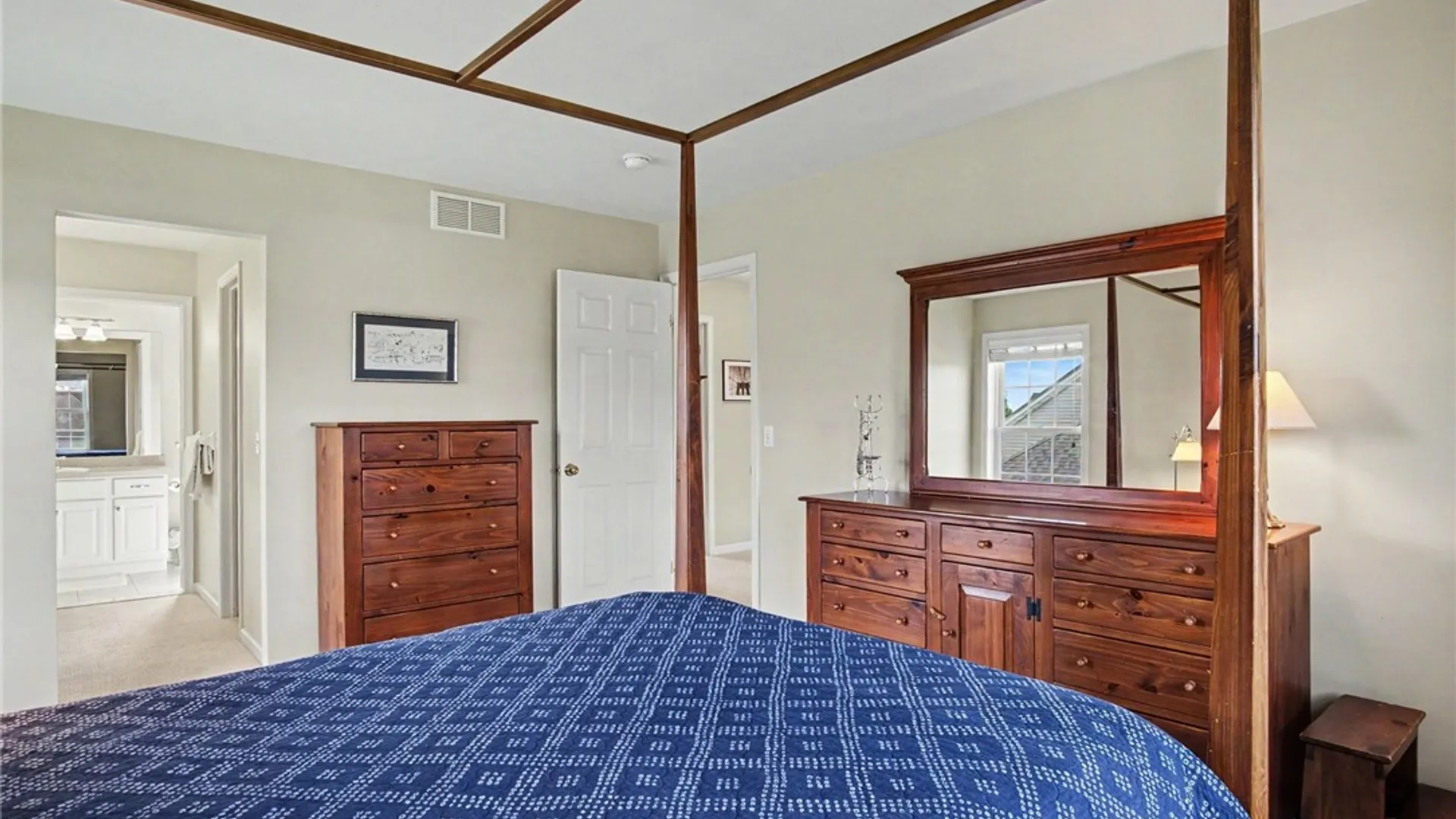 Property at 1032 Castle Bridge Xing, Webster, NY 14580 19