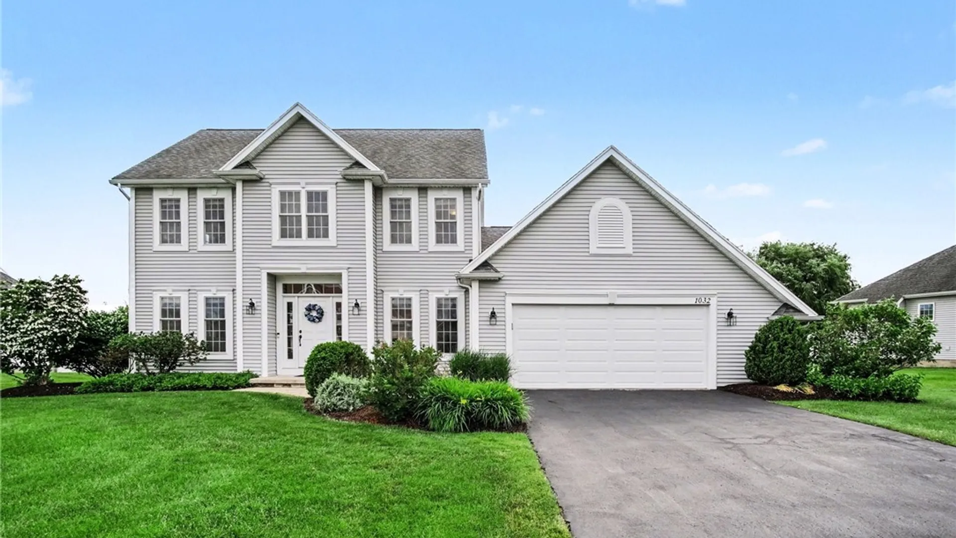 Property at 1032 Castle Bridge Xing, Webster, NY 14580 2