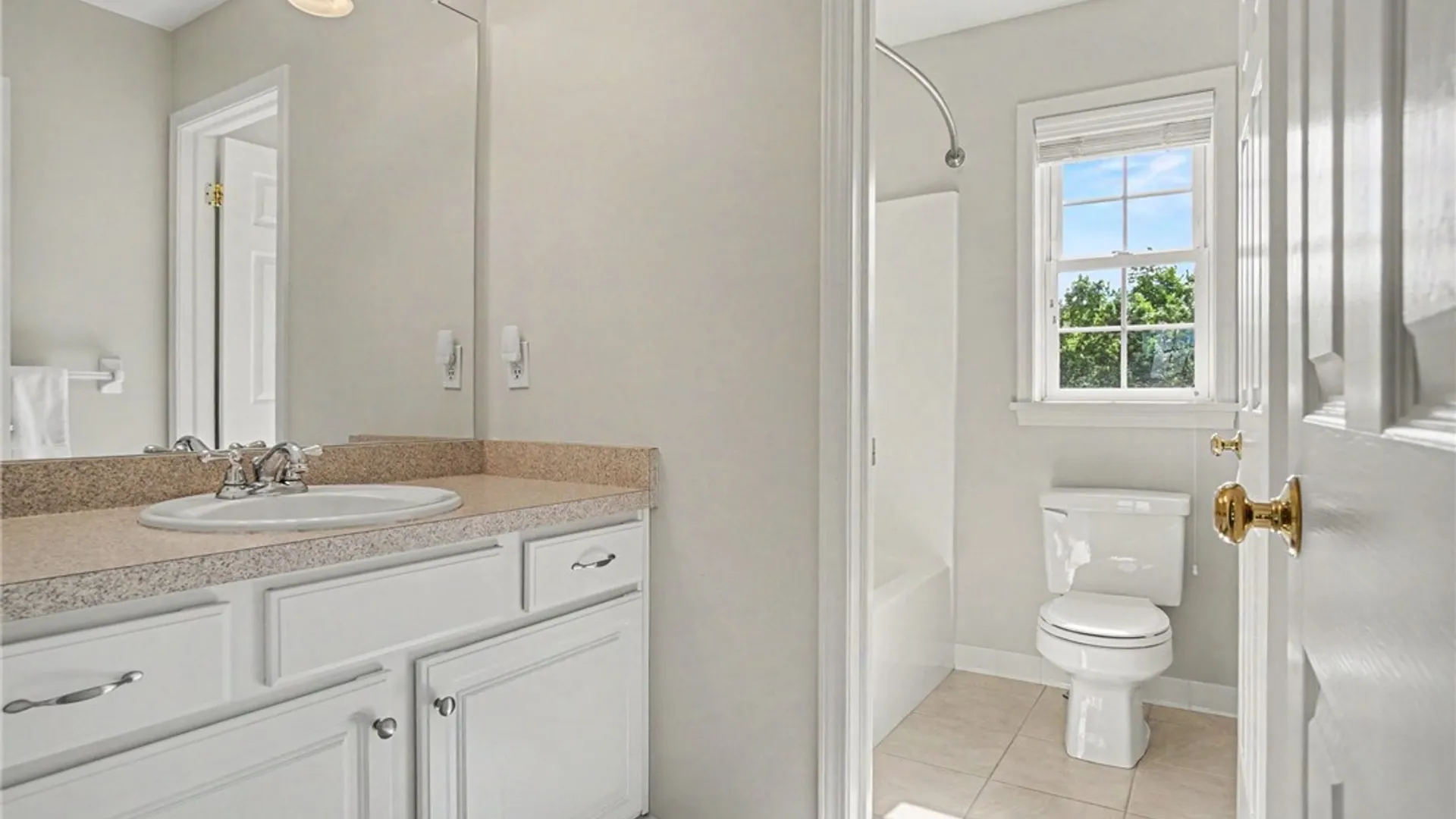 Property at 1032 Castle Bridge Xing, Webster, NY 14580 24