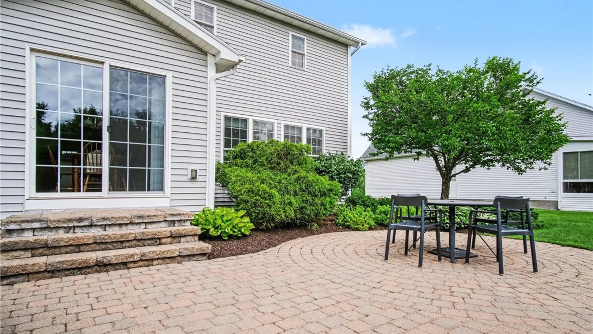 Property at 1032 Castle Bridge Xing, Webster, NY 14580 26