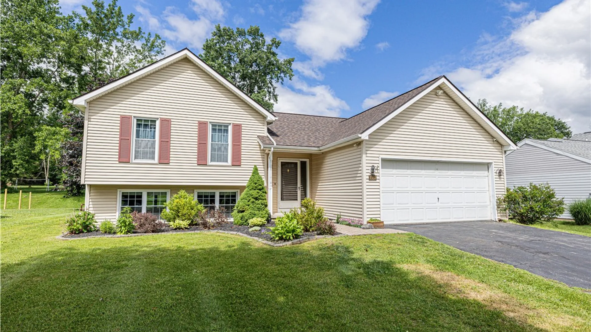 Property at 3337 Evergreen Circle, Walworth, NY 14568 2