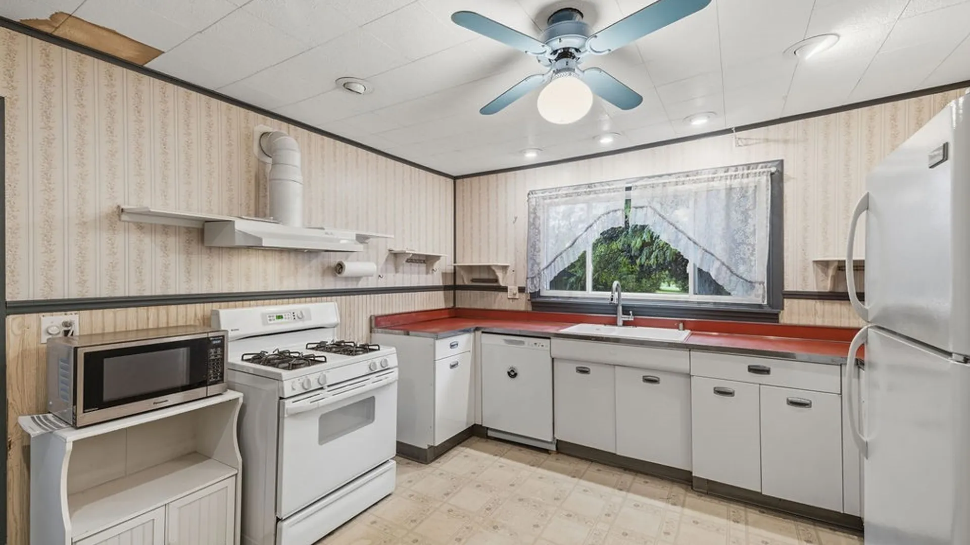Property at 4712 E Lake Road, Wilson, NY 14028 16