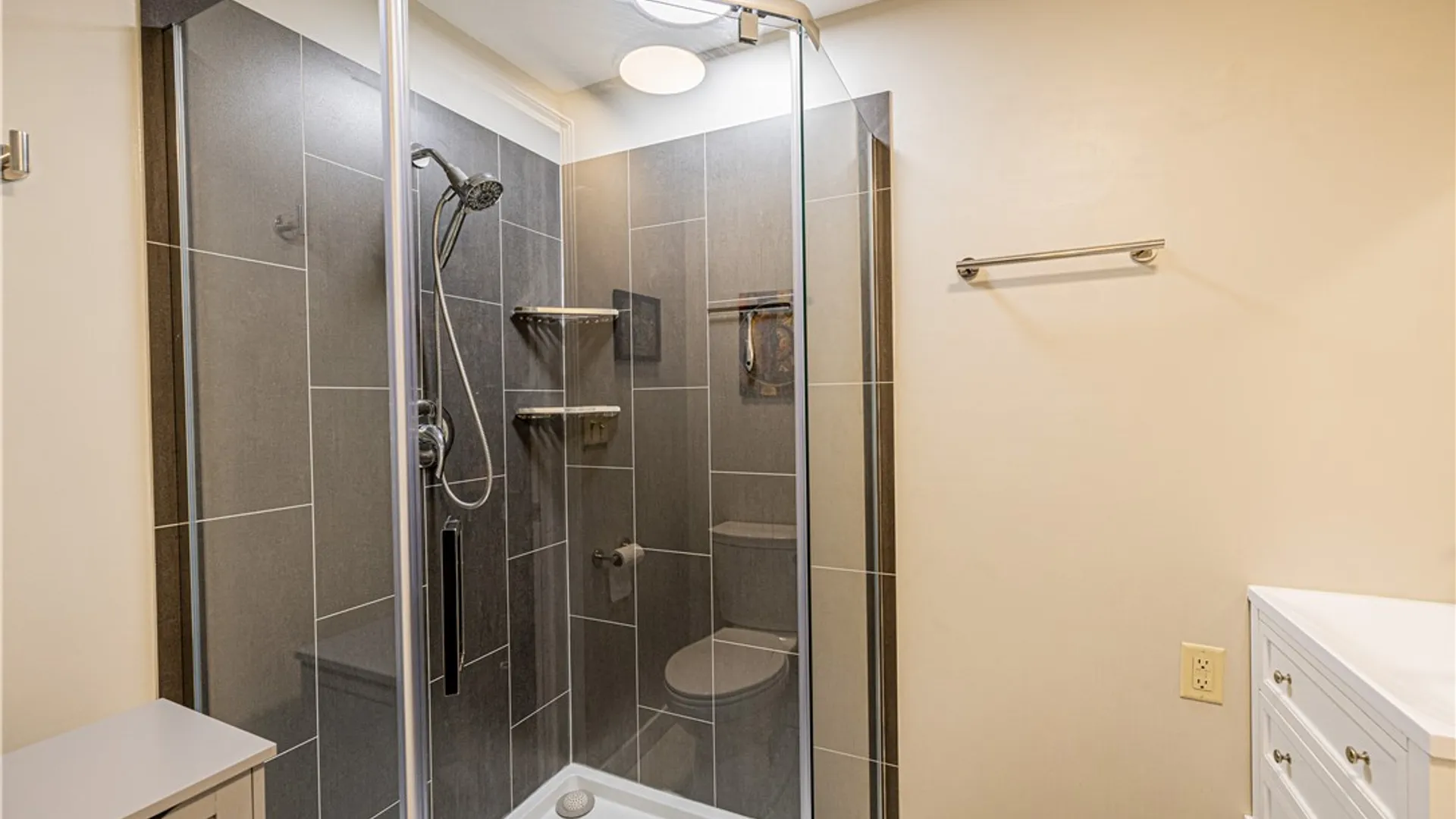 Property at 957 East Avenue, Rochester, NY 14607 17