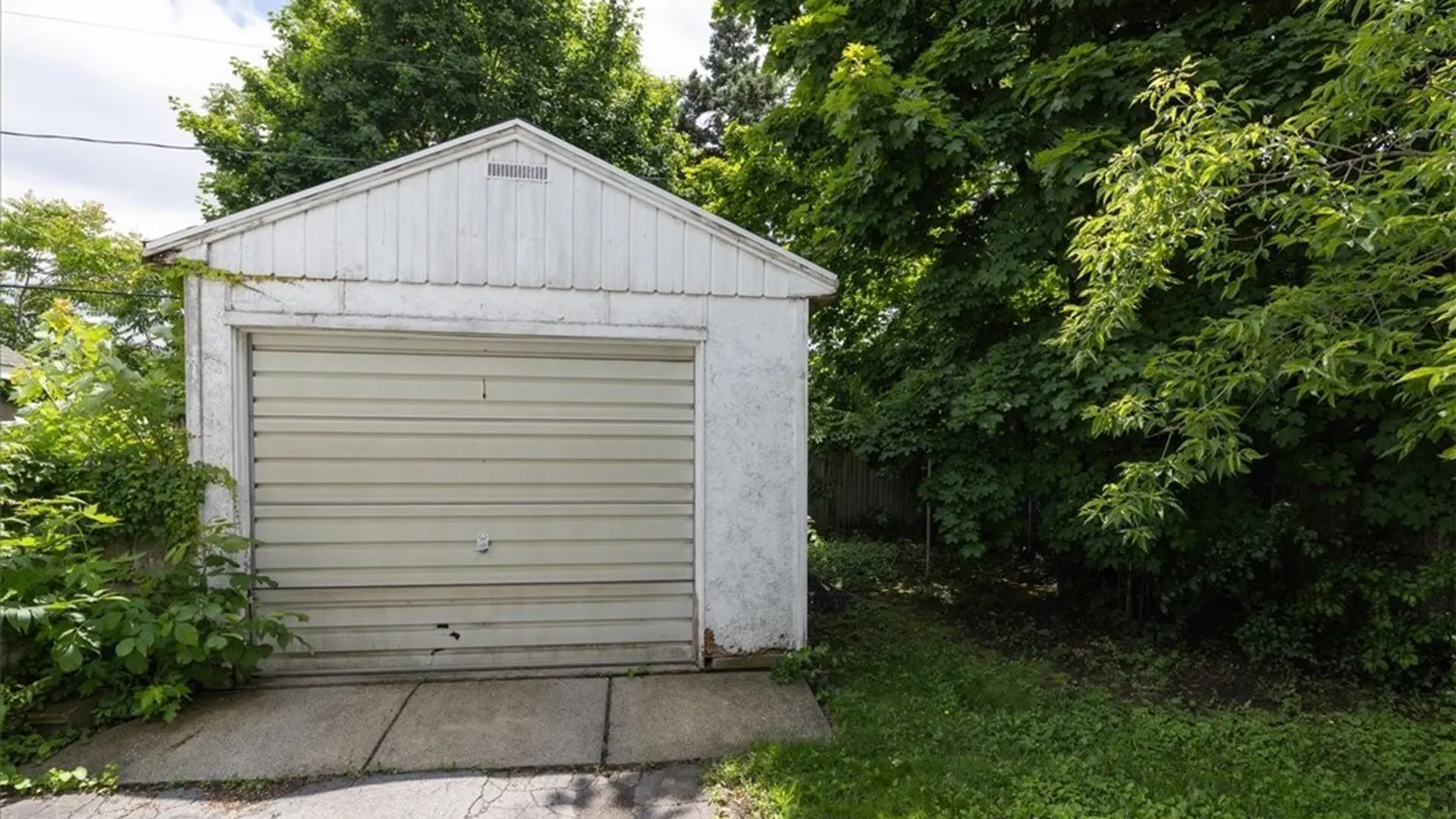 Property at 251 Westminster Avenue, Buffalo, NY 14215 15