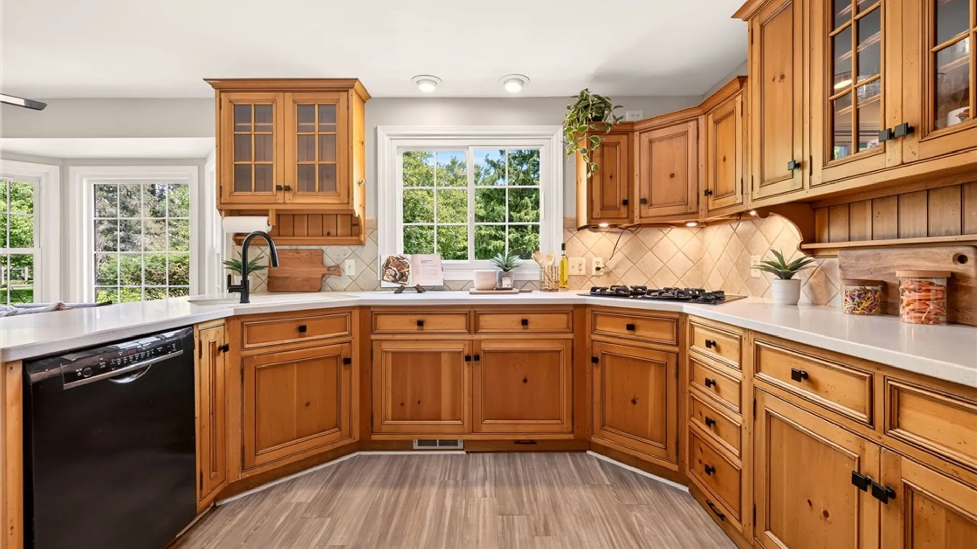Property at 106 Stuyvesant Road, Pittsford, NY 14534 15