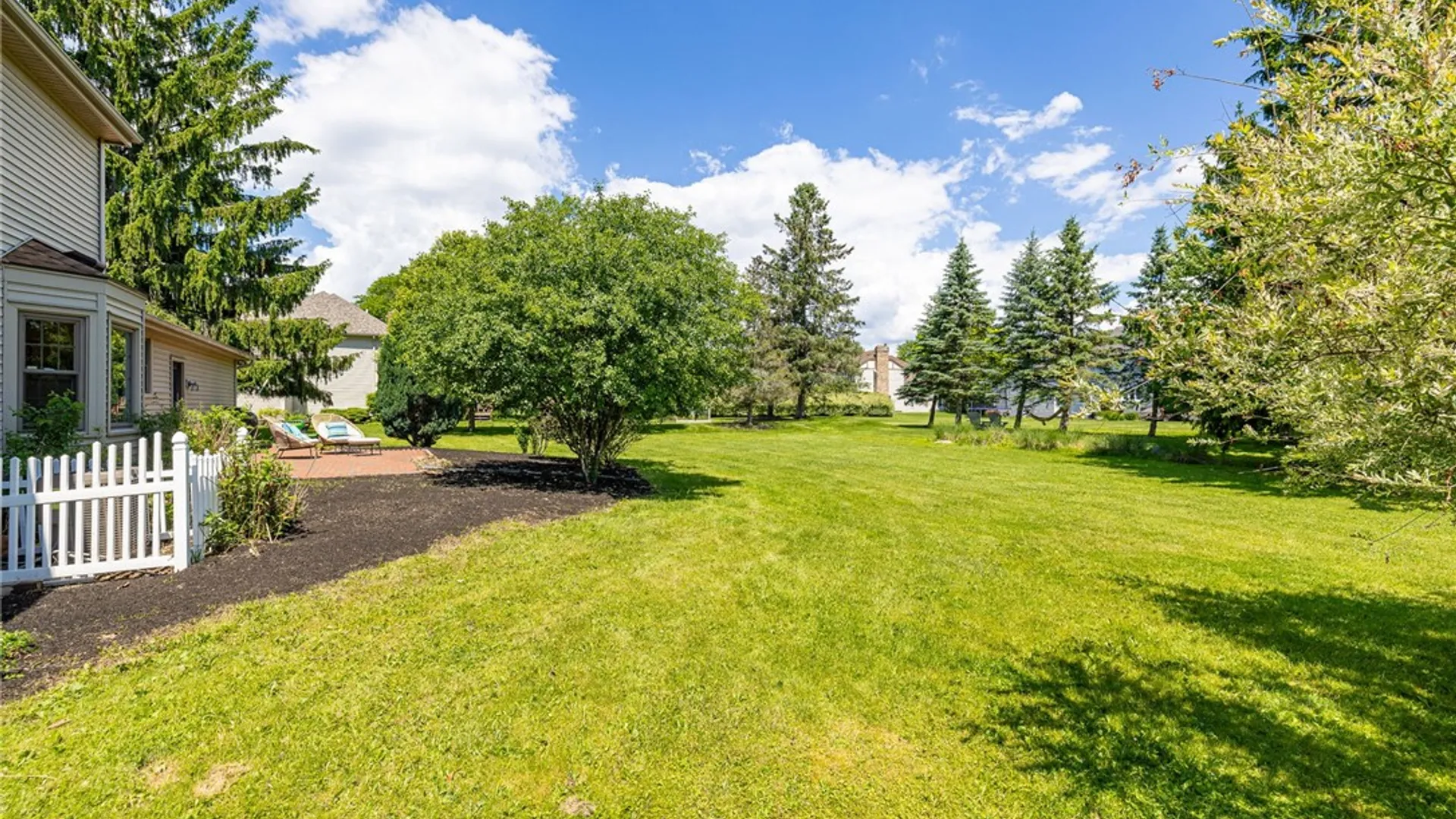 Property at 106 Stuyvesant Road, Pittsford, NY 14534 45
