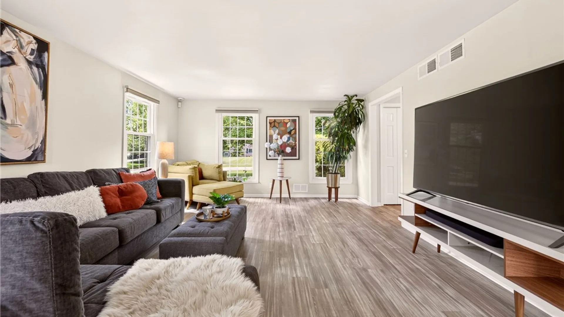 Property at 106 Stuyvesant Road, Pittsford, NY 14534 9