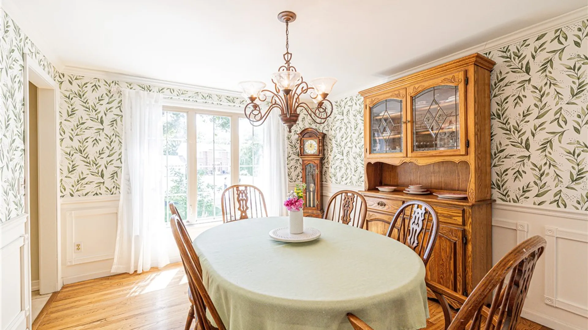 Property at 11 Country Downs Circle, Perinton, NY 14450 13