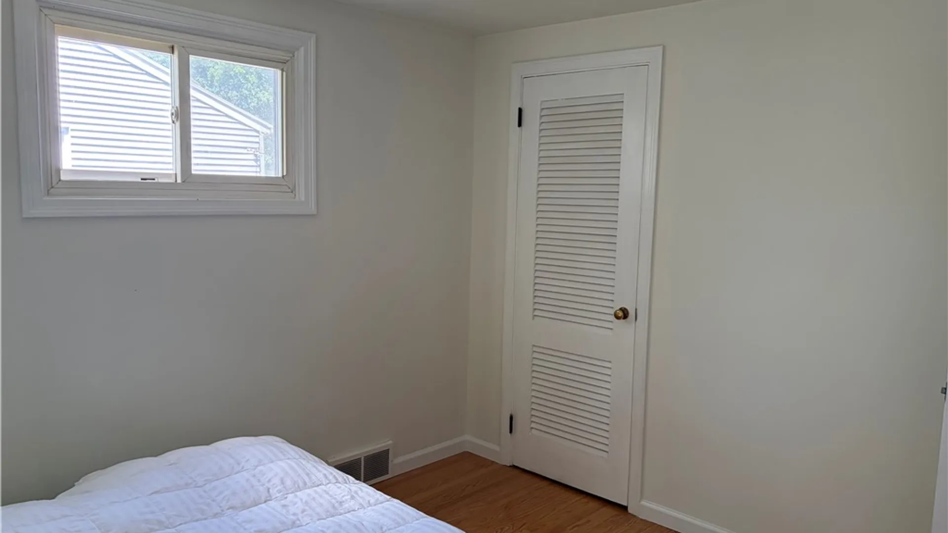 Property at 18 Briggs Avenue, Perinton, NY 14450 16