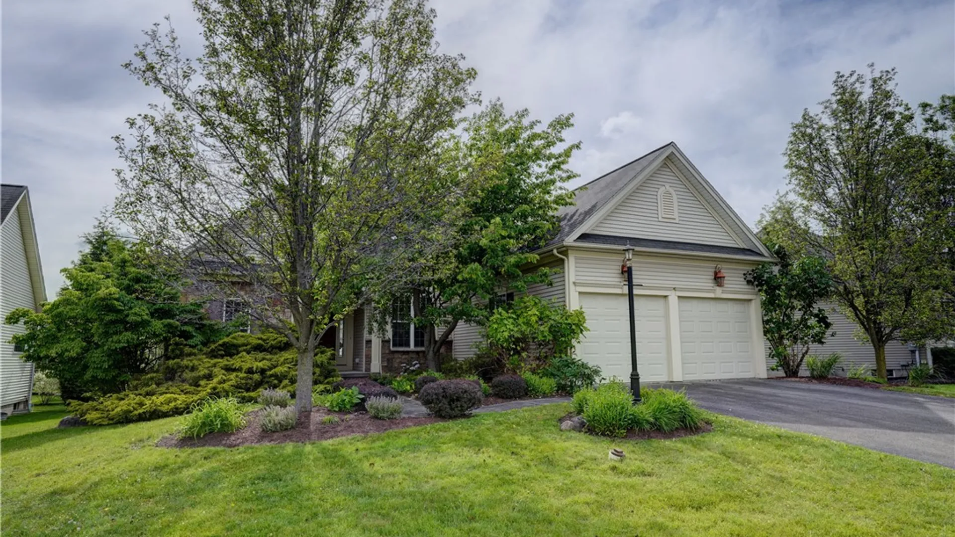 Property at 77 New Tudor Road, Henrietta, NY 14534 2