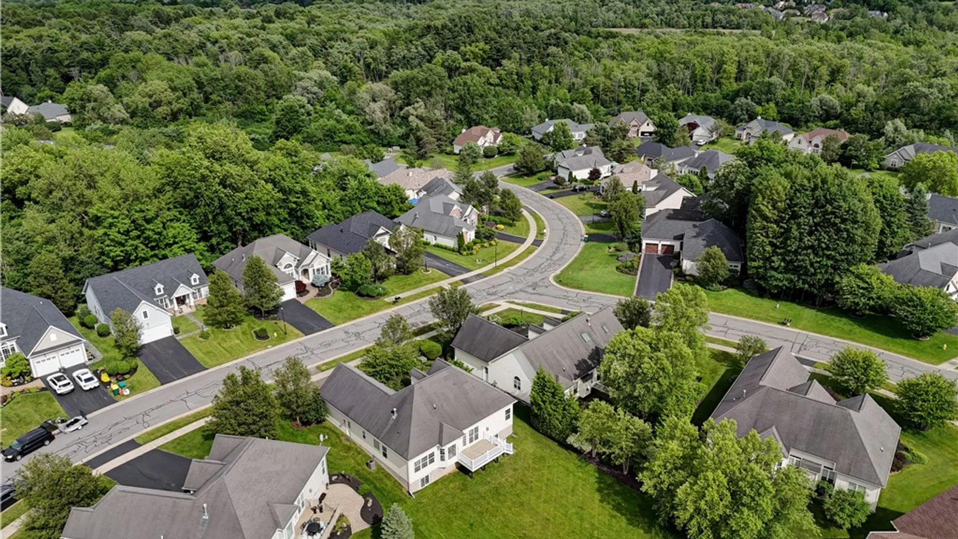 Property at 77 New Tudor Road, Henrietta, NY 14534 46