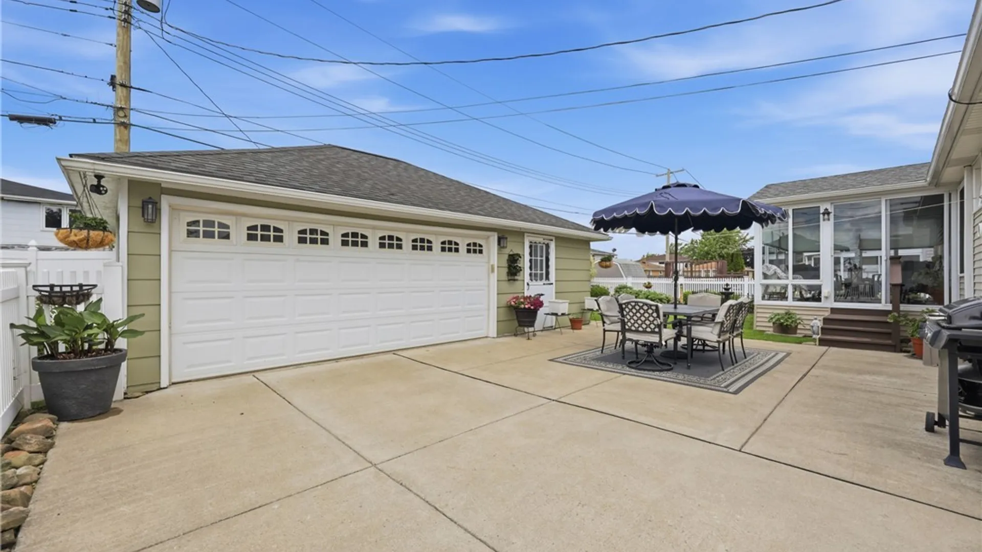 Property at 65 Leni Lane, Cheektowaga, NY 14225 22