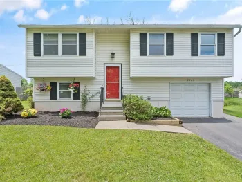 7749 New Hope, Clay, NY 13090