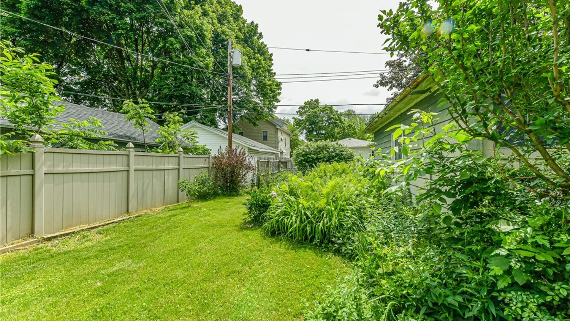 Property at 172 Bedford Street, Rochester, NY 14609 8