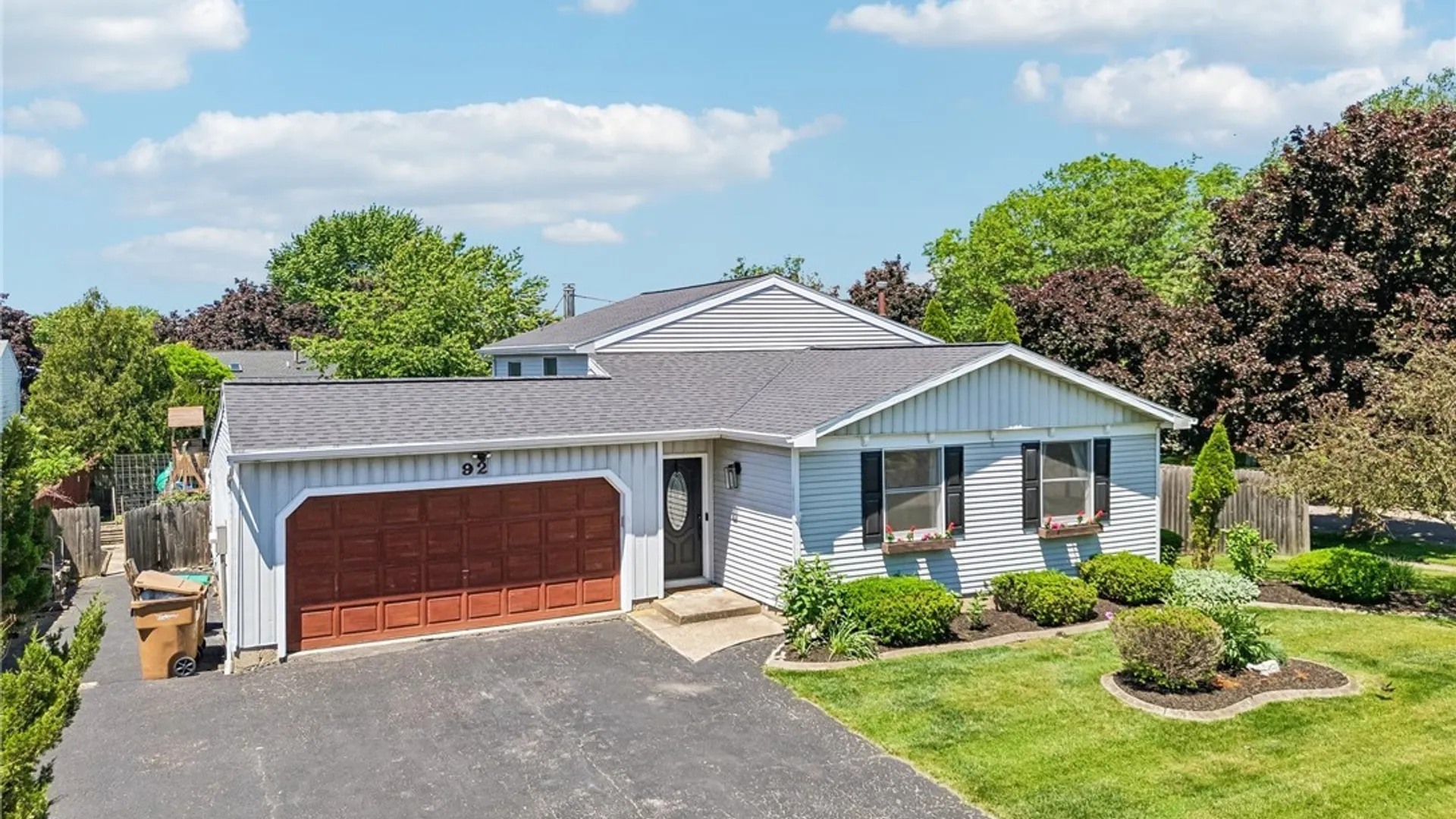 Property at 92 Woodgate Drive, Cheektowaga, NY 14227 5