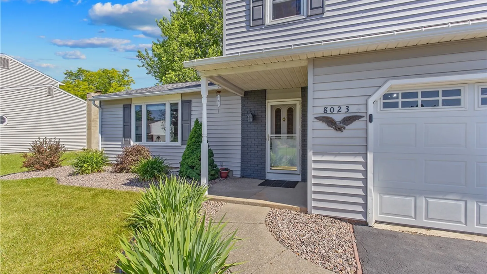 Property at 8023 Evesborough Drive, Clay, NY 13041 3