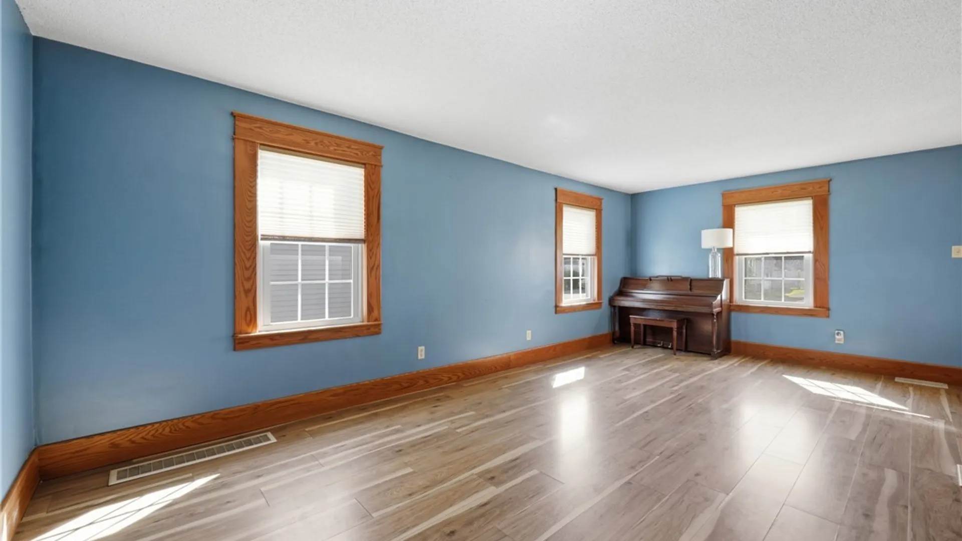 Property at 228 Jackson Avenue, North Tonawanda, NY 14120 5