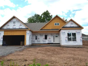 Property at 139 Fairbourne Park, Greece, NY 14626