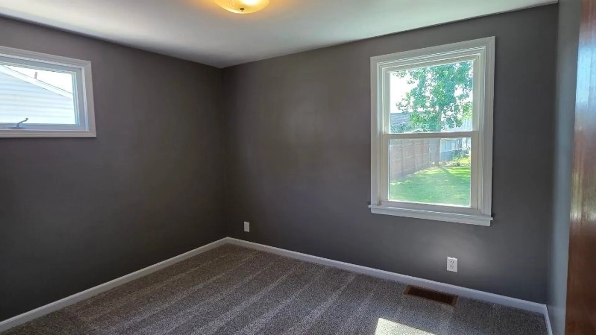 Property at 37 S Glidden Street, Cheektowaga, NY 14206 18