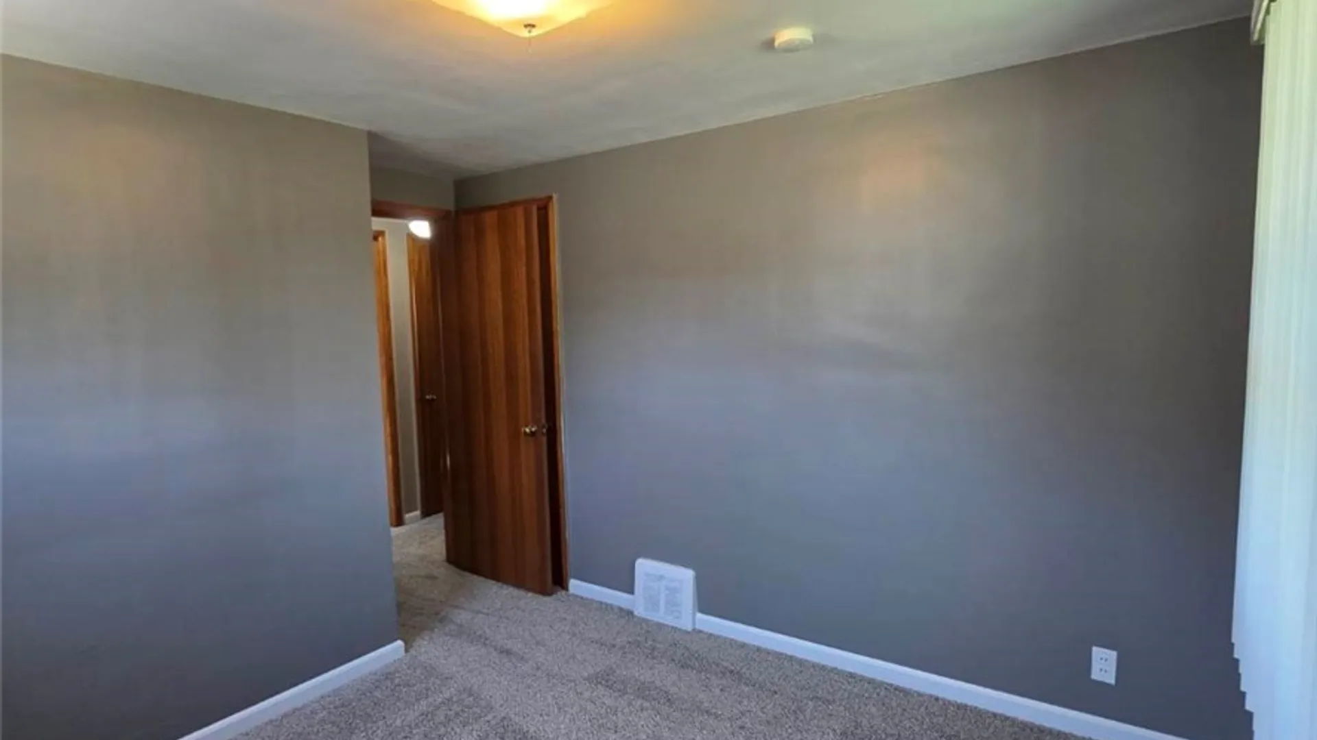 Property at 37 S Glidden Street, Cheektowaga, NY 14206 20