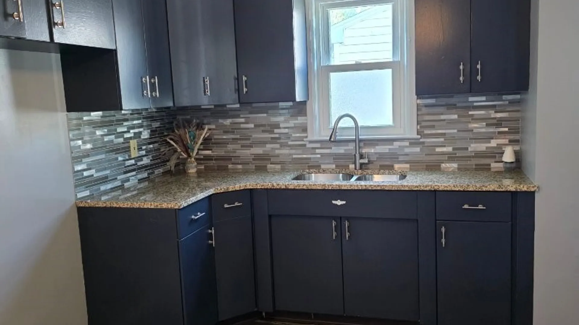 Property at 37 S Glidden Street, Cheektowaga, NY 14206 6