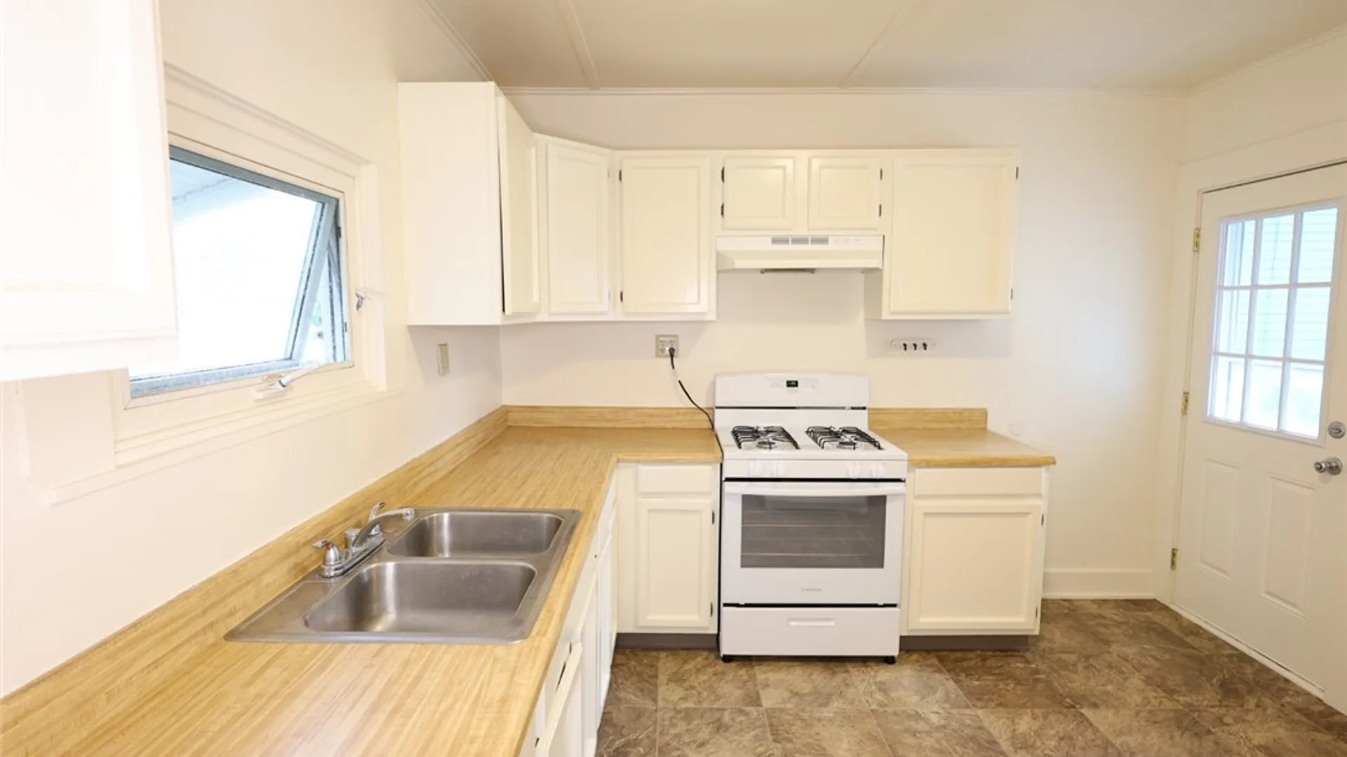 Property at 228 Davidson Avenue, Canandaigua City, NY 14424 37
