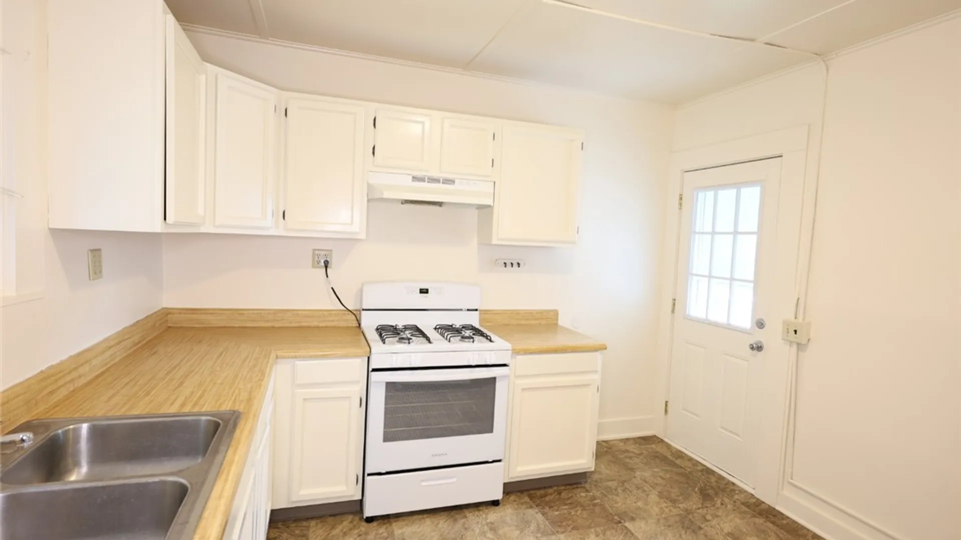 Property at 228 Davidson Avenue, Canandaigua City, NY 14424 4