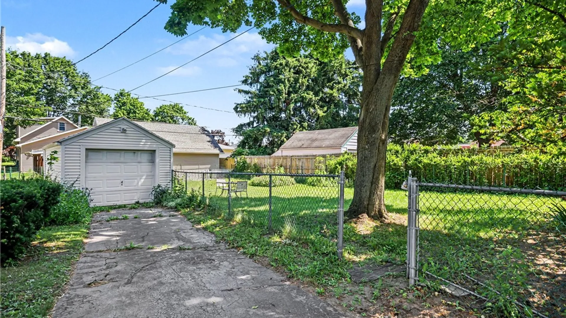 Property at 10 Heberton Road, Irondequoit, NY 14622 22