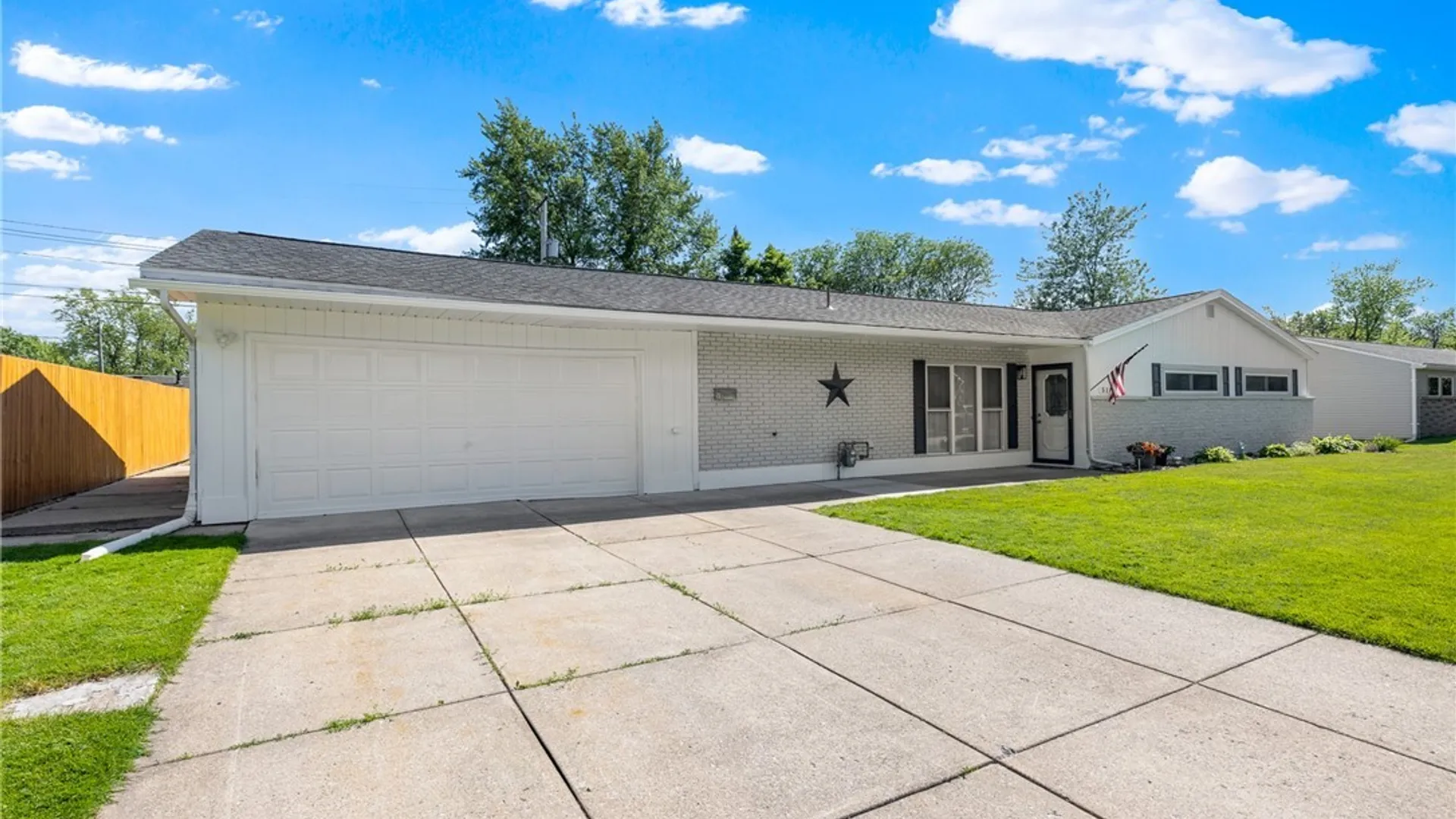 Property at 51 Donna Court, Cheektowaga, NY 14043 3