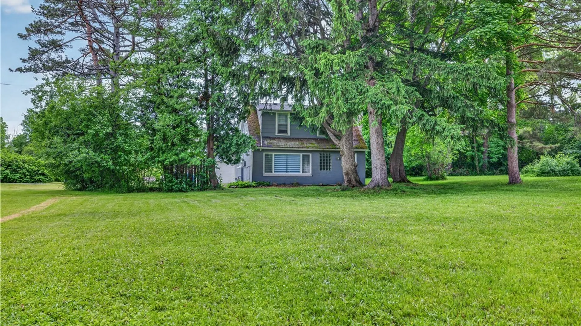 Property at 2623 Hakanaw Avenue, Hamburg, NY 14075 2