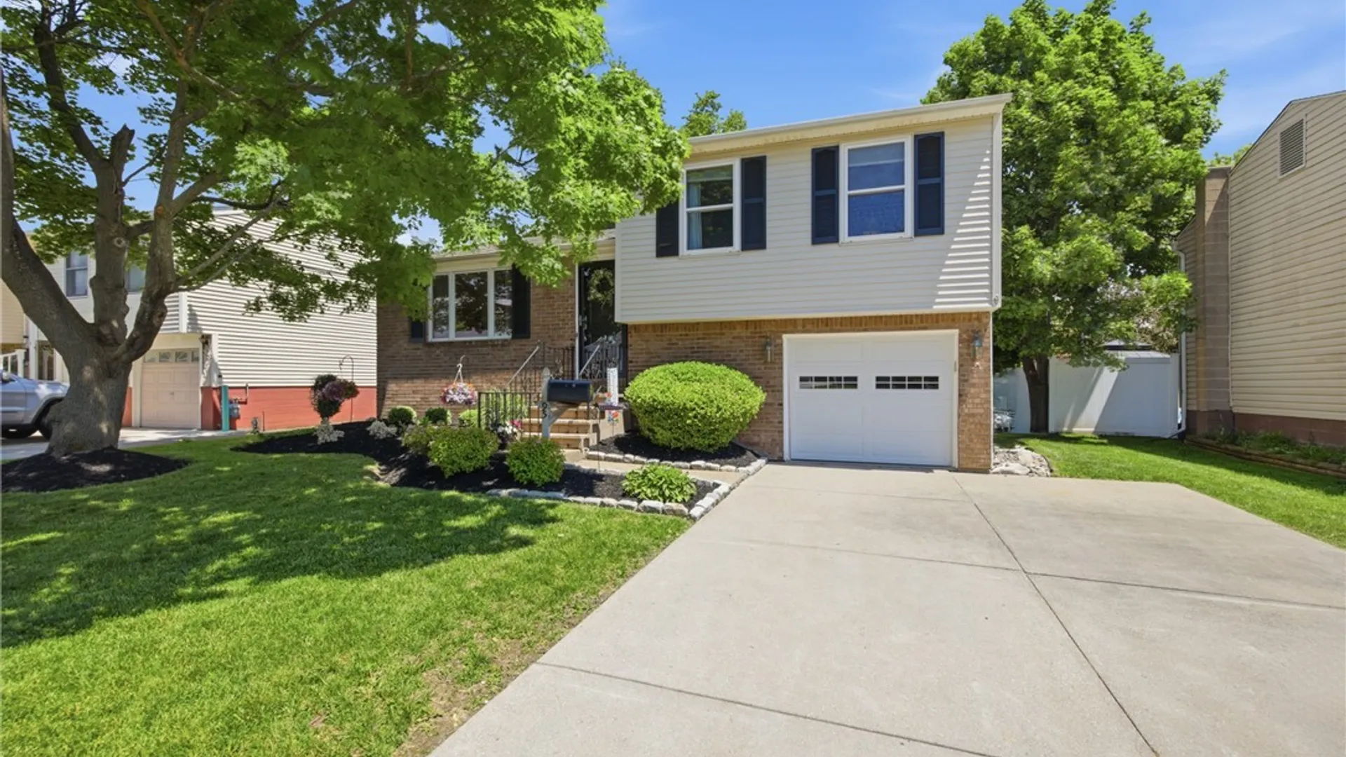 Property at 95 Penwood Drive, Cheektowaga, NY 14227 2