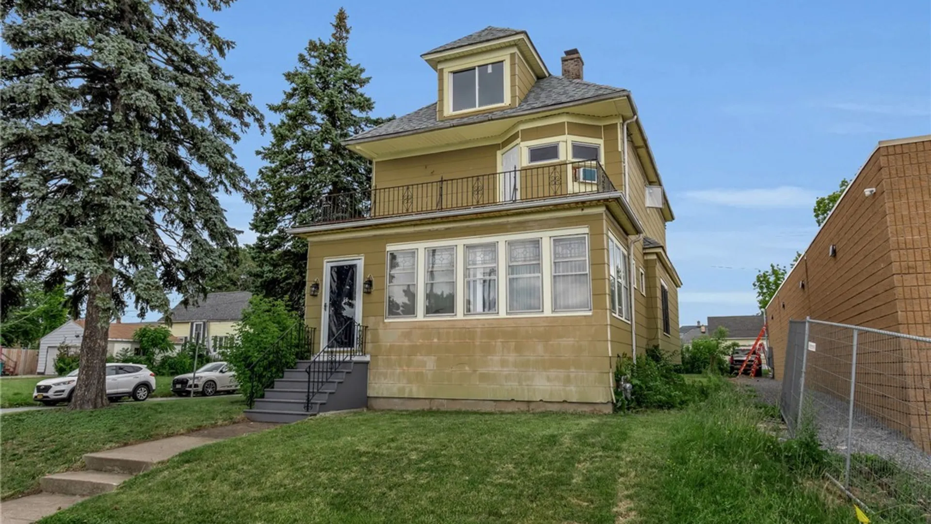 Property at 730 E Delavan Avenue, Buffalo, NY 14215 2