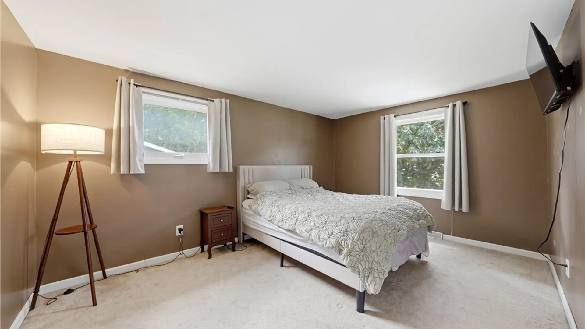 Property at 3994 Sussex Place, Hamburg, NY 14075 15