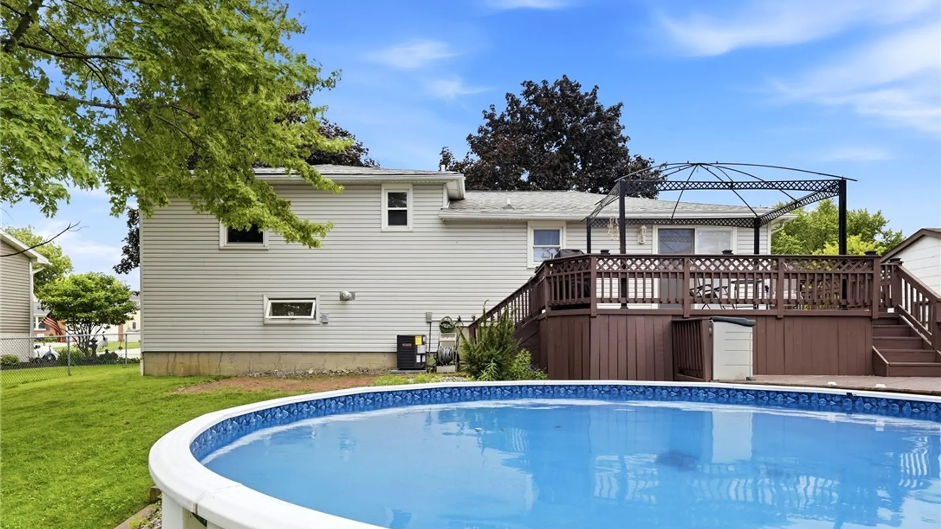 Property at 3994 Sussex Place, Hamburg, NY 14075 35